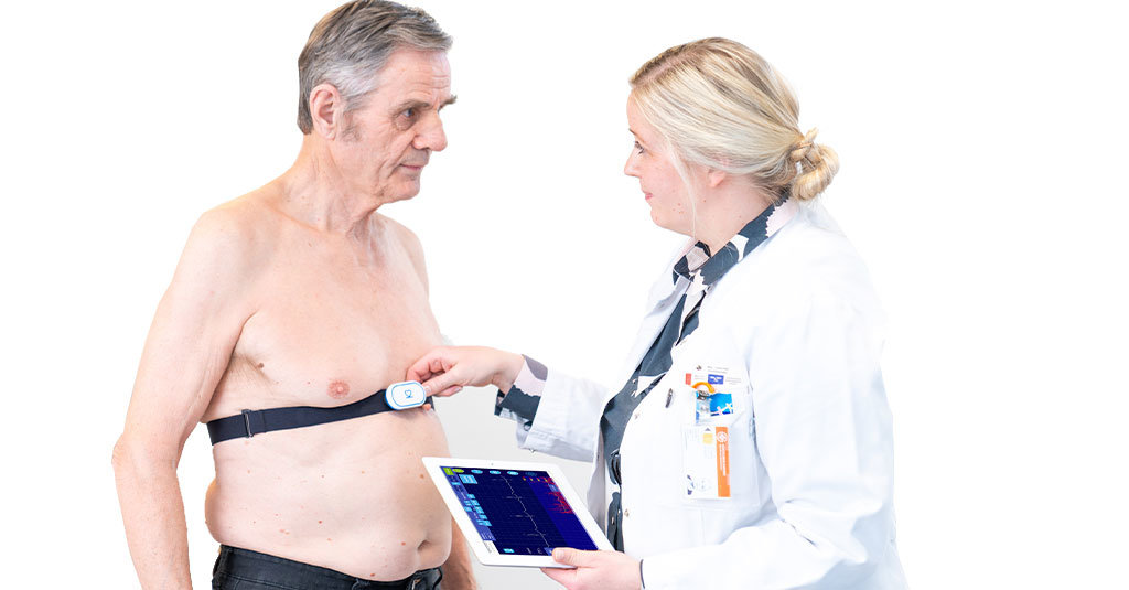 Doctor and patient wearing a Beat2Phone ECG monitor